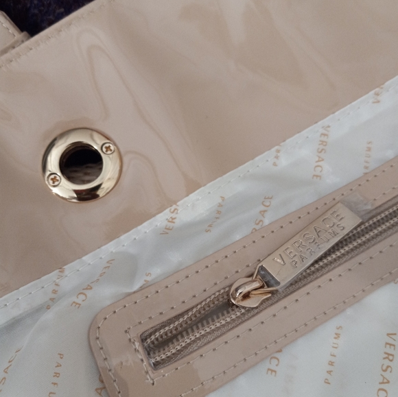 VERSACE - Picture 7 of 9